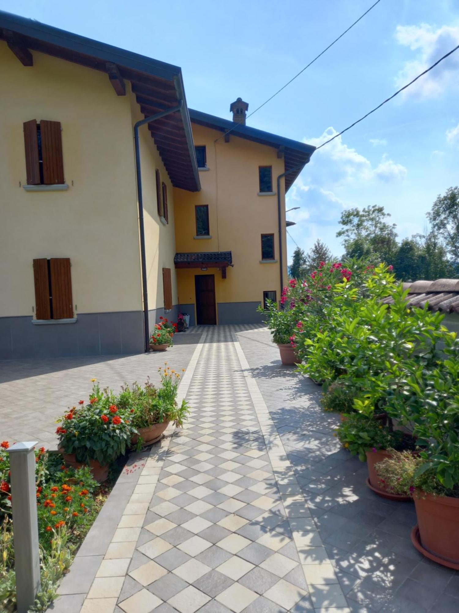 Casa Vacanze Tania Somendenna Exterior foto